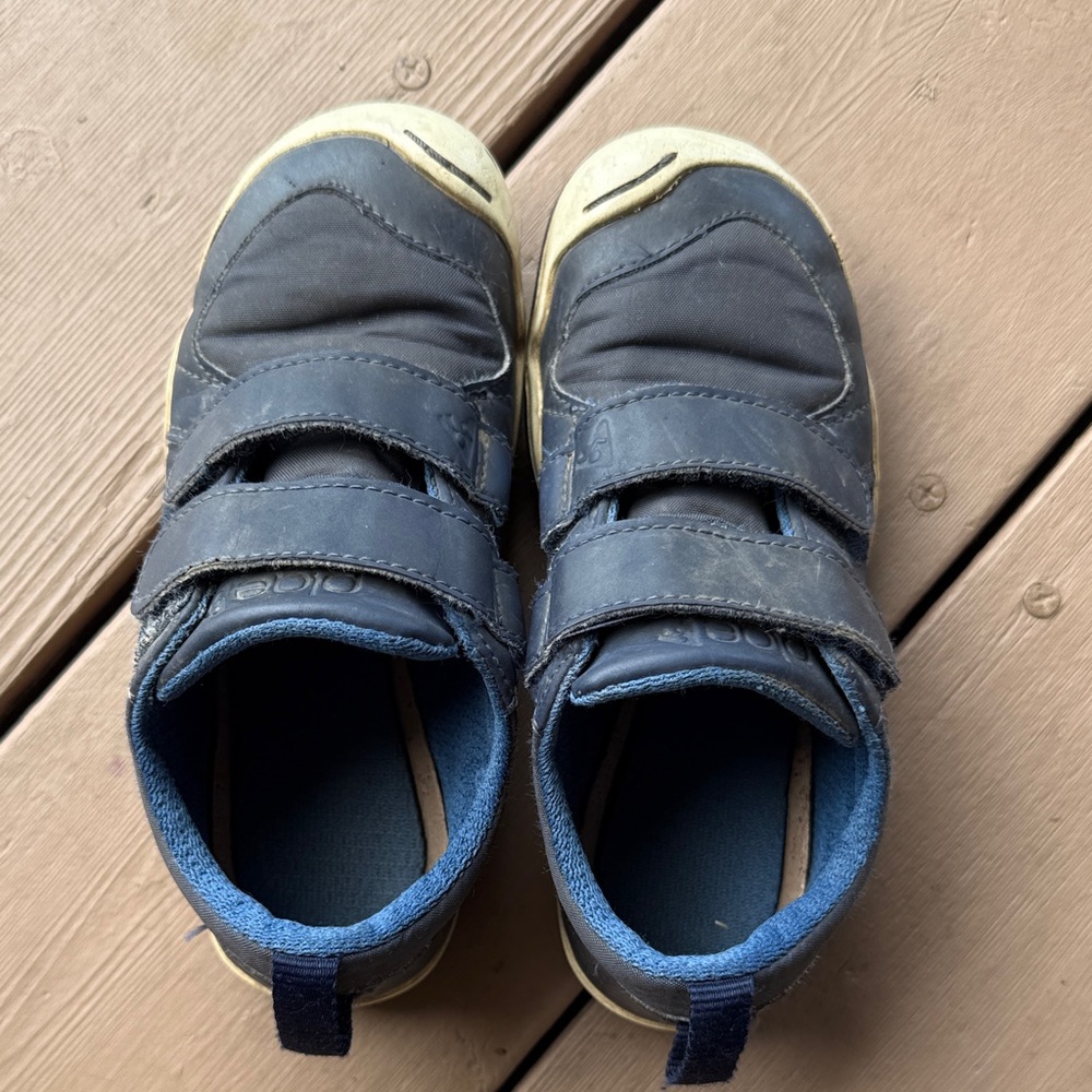 PLAE Navy and Cream Kids Sneakers